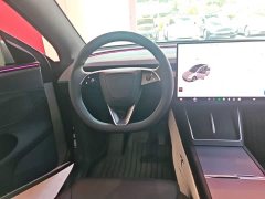 Tesla Model Y L Long Range All-Wheel Drive - ფოტო 11