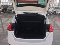 Ford Focus 2020 Hatchback Classic 1.5L Automatic Fashion Edition - ფოტო 19