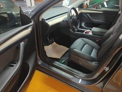 Tesla Model Y Rear-Wheel Drive - ფოტო 16