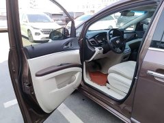 Buick GL8 Land Executive Cabin 652T Luxury - ფოტო 16