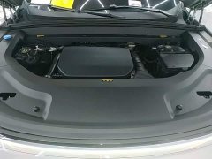 Li Auto L8 2023 Pro - ფოტო 20