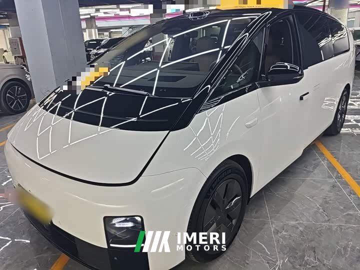 Li Auto MEGA Home Family Edition