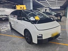 Li Auto MEGA Home Family Edition - ფოტო 4