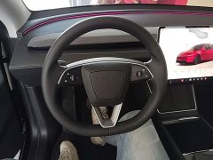 Tesla Model Y Rear-Wheel Drive - ფოტო 11