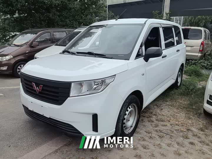 Wuling Hongguang PLUS 2020 1.5L Manual Standard 5-Seater