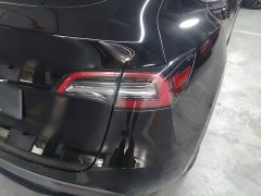 Tesla Model Y Long Range All-Wheel Drive - ფოტო 8
