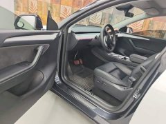 Tesla Model Y Rear-Wheel Drive - ფოტო 16
