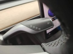 Tesla Model Y Long Range All-Wheel Drive - ფოტო 14
