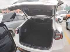 Tesla Model Y Long Range All-Wheel Drive - ფოტო 19