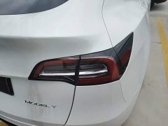 Tesla Model Y Long Range All-Wheel Drive - ფოტო 8