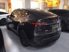 Tesla Model Y Long Range All-Wheel Drive - ფოტო 5
