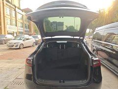 Tesla Model Y Rear-Wheel Drive - ფოტო 19