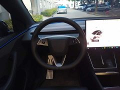 Tesla Model Y L Long Range All-Wheel Drive - ფოტო 11