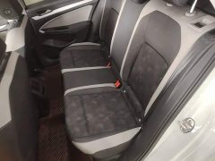 Volkswagen Golf 200TSI DSG - ფოტო 17