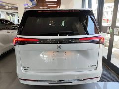 Buick GL8 New Energy Lusang Respect Edition - ფოტო 6