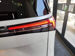 Buick GL8 New Energy Lusang Respect Edition - ფოტო 8