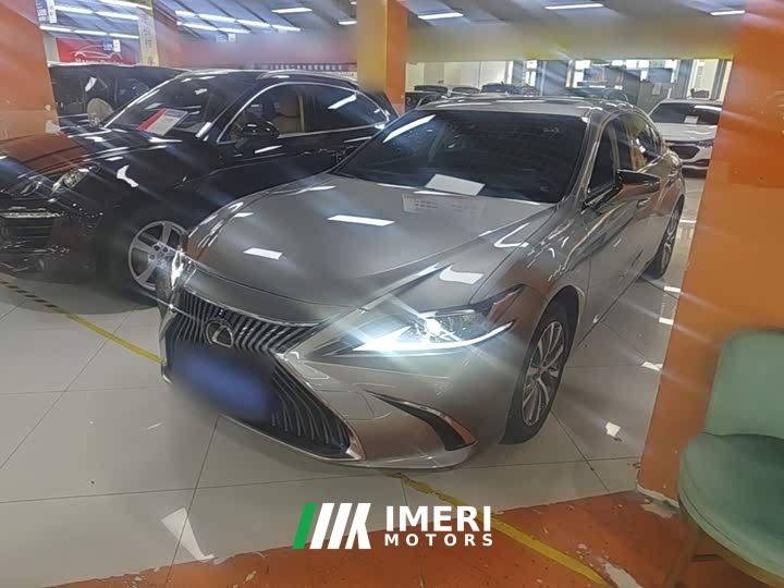 Lexus ES 200 Excellence Edition