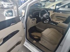 Buick GL8 ES Luxe Enjoyment Edition - ფოტო 16