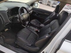 Mitsubishi Outlander 2021 2.4L AWD Radiance Edition 5-Seater - ფოტო 15