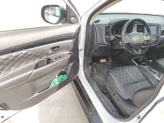 Mitsubishi Outlander 2021 2.4L AWD Radiance Edition 5-Seater - ფოტო 16