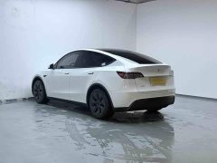 Tesla Model Y 2023 Rear-Wheel Drive - ფოტო 5