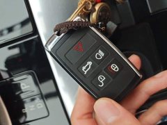 Land Rover Range Rover Velar 250PS Gloss Black Collector's Edition - ფოტო 9