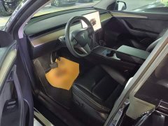 Tesla Model Y Rear-Wheel Drive - ფოტო 16