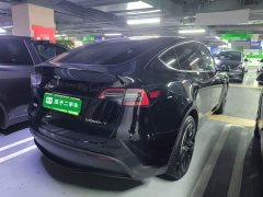 Tesla Model Y Rear-Wheel Drive - ფოტო 7