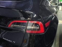 Tesla Model Y Rear-Wheel Drive - ფოტო 8