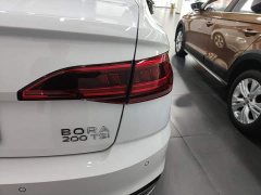 Volkswagen Bora 200TSI DSG Comfort Pro - ფოტო 8