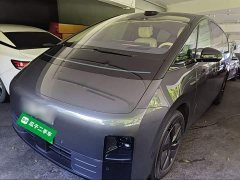 Li Auto MEGA Home Family Edition - ფოტო 1