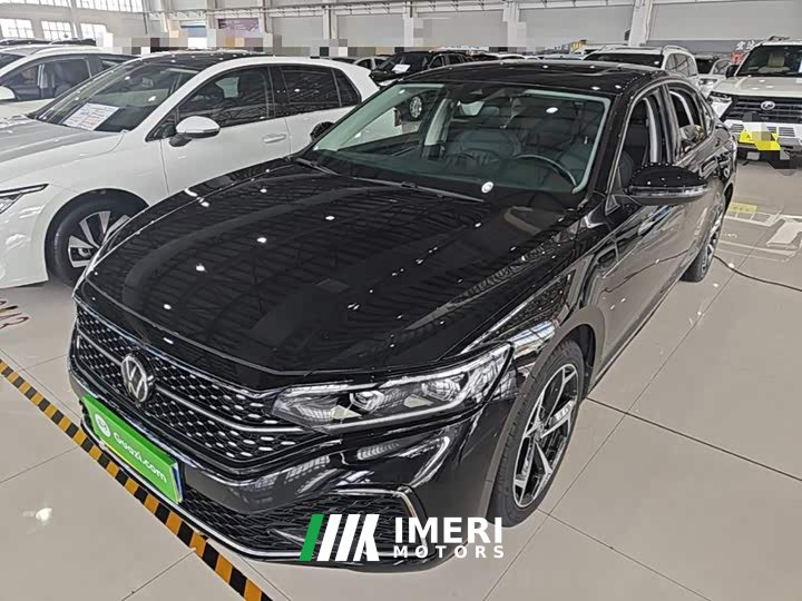 Volkswagen Passat Facelift 330TSI Starry Sky Luxury Edition
