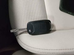 Wuling Hongguang MINIEV Fourth Generation Four-Door Advanced Edition - ფოტო 9