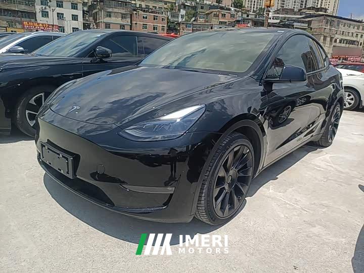 Tesla Model Y Standard Range RWD