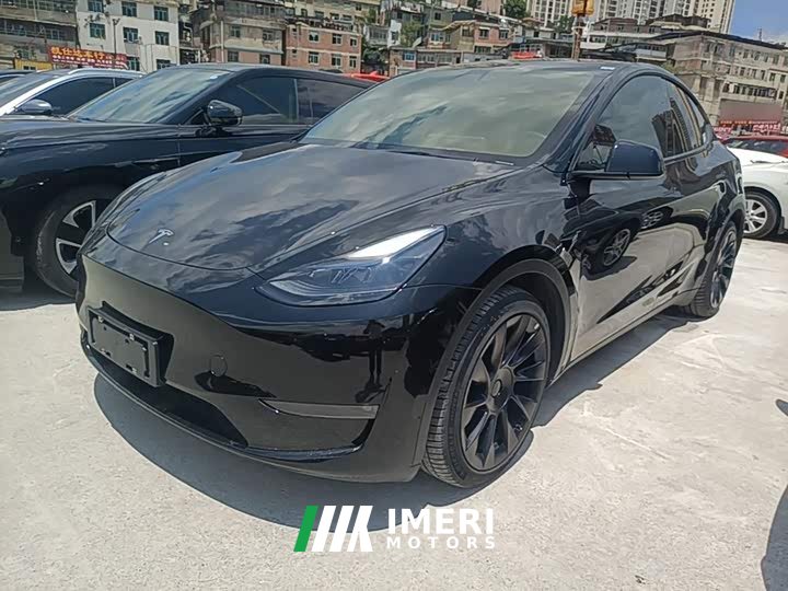 Tesla Model Y Standard Range RWD