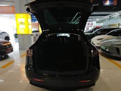 Tesla Model Y Standard Range RWD - ფოტო 19