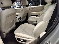 Li Auto L8 Max - ფოტო 17