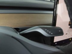 Tesla Model Y Rear-Wheel Drive - ფოტო 14