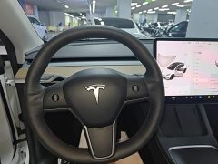 Tesla Model Y Long Range All-Wheel Drive - ფოტო 11
