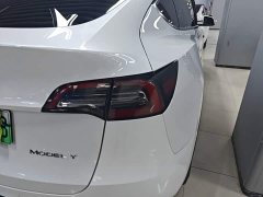 Tesla Model Y Long Range All-Wheel Drive - ფოტო 8