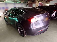 Tesla Model Y Rear-Wheel Drive - ფოტო 5