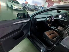 Tesla Model Y Rear-Wheel Drive - ფოტო 16