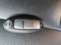Navara 2.5L Automatic 4WD Premium QR25 - photo 9
