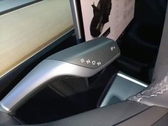 Tesla Model Y Long Range All-Wheel Drive - ფოტო 14