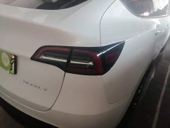 Tesla Model Y Long Range All-Wheel Drive - ფოტო 8
