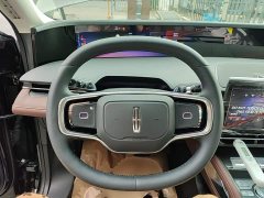 Lincoln Explorer 2.0T AWD Premium - ფოტო 11