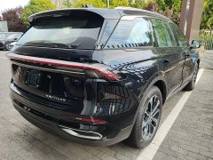 Lincoln Explorer 2.0T AWD Premium - ფოტო 7