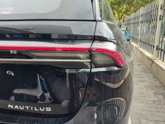 Lincoln Explorer 2.0T AWD Premium - ფოტო 8