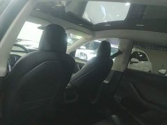 Tesla Model Y Long Range All-Wheel Drive - ფოტო 18