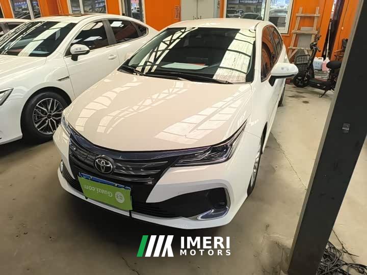 Toyota Lion 2.0L Base